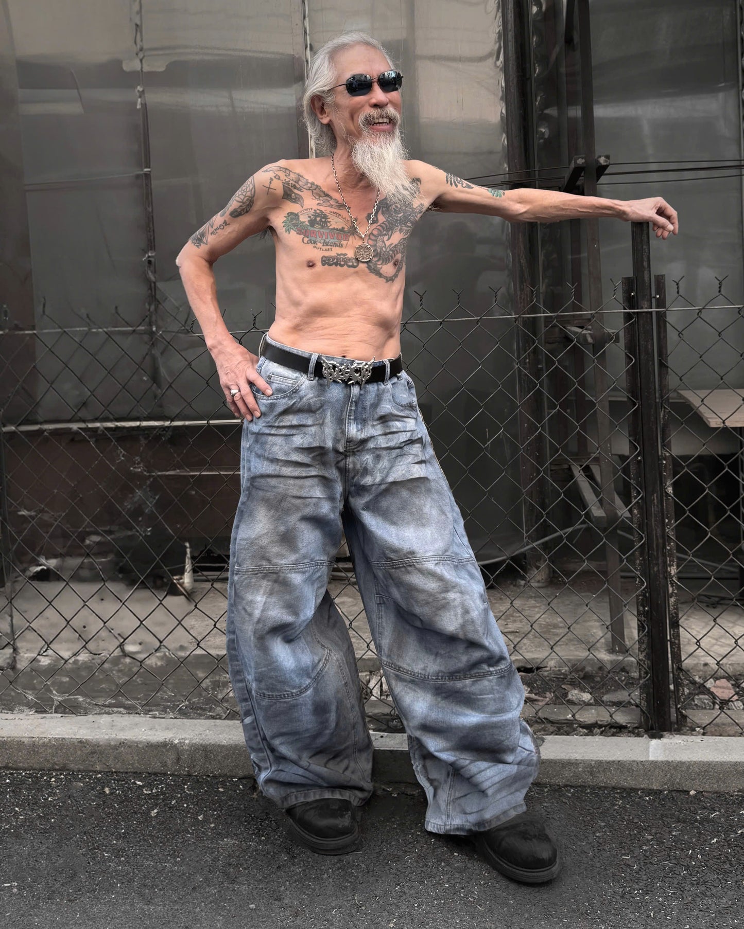 Metal destroy logo - belt