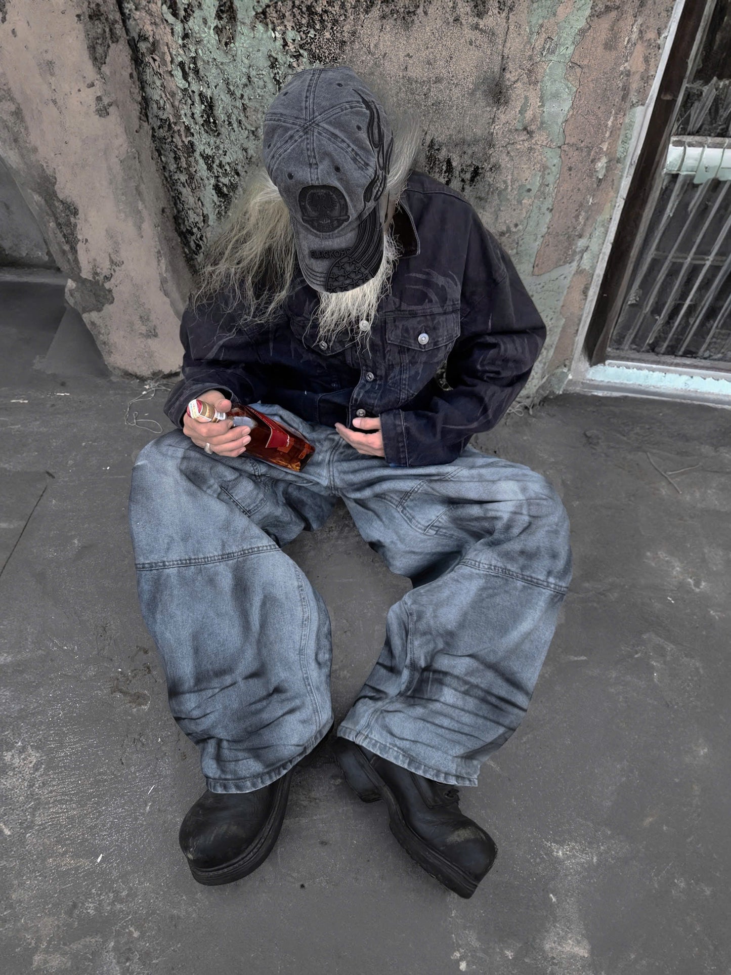 Dirty black jacket jean